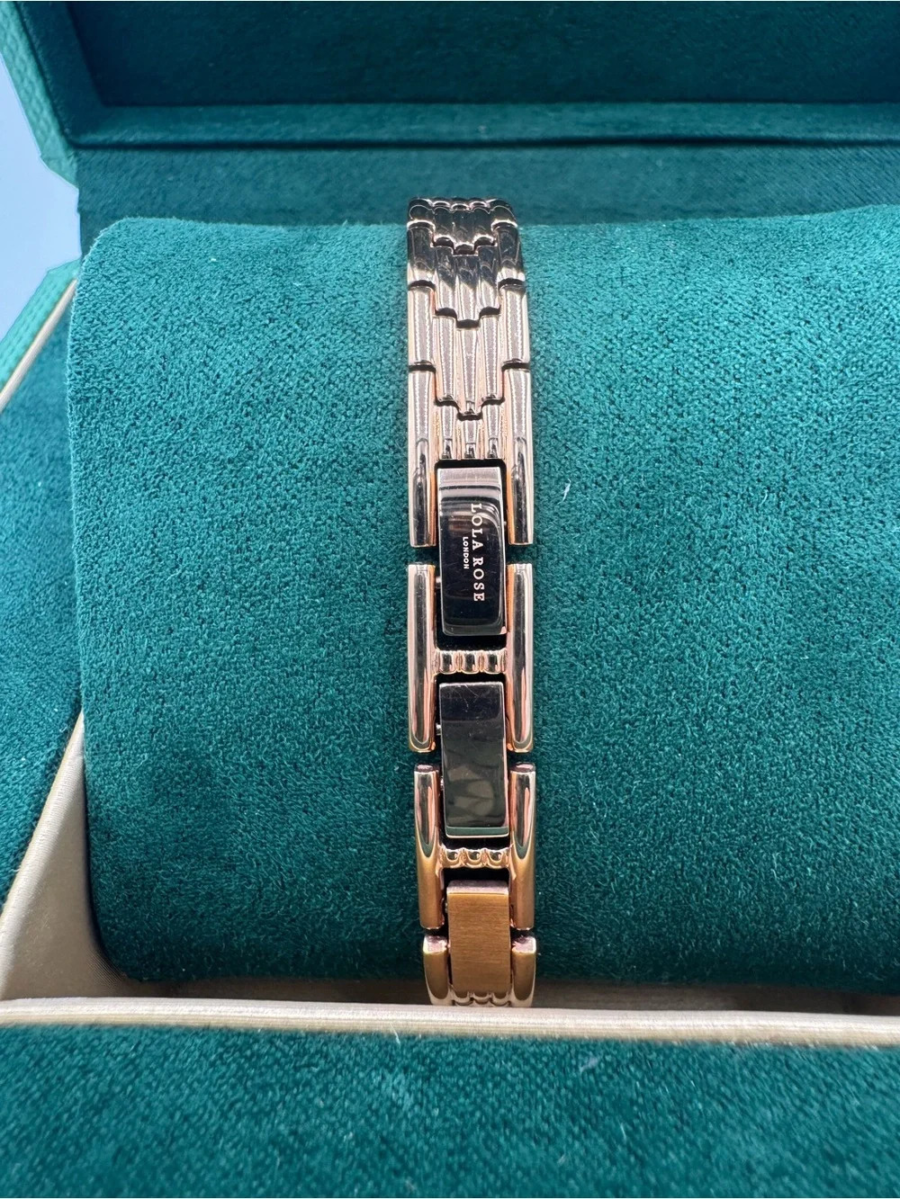 Show-stopper! LOLA ROSE, Rose-gold-tone Bracelet Watch, stunning ocean blue dial